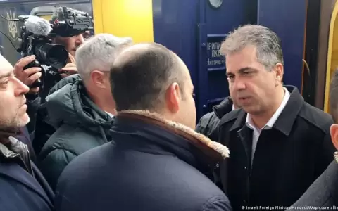 Canciller israel� visita Ucrania por primera vez desde que comenz� la invasi�n rusa