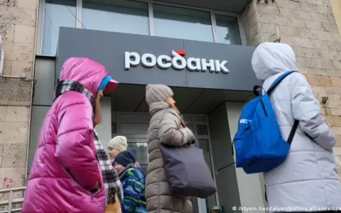 Jap�n sanciona a m�s pol�ticos, militares y a un banco ruso