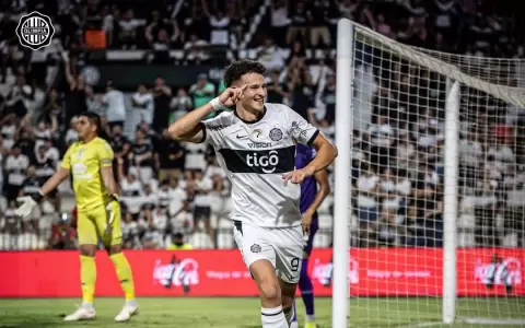 El campe�n est� aqu�: Olimpia golea a un d�bil Tacuary
