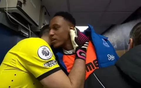 As� fue el reencuentro entre Dibu Mart�nez y Yerry Mina