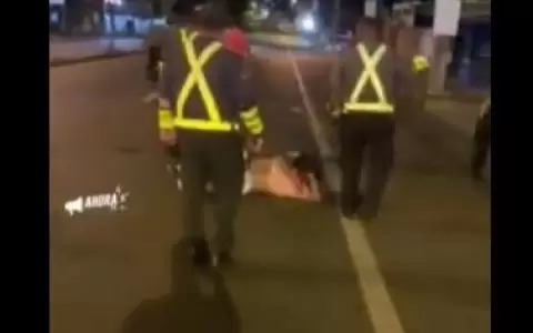 Agentes de la Patrulla Caminera golpean brutalmente a un hombre en la v�a publica