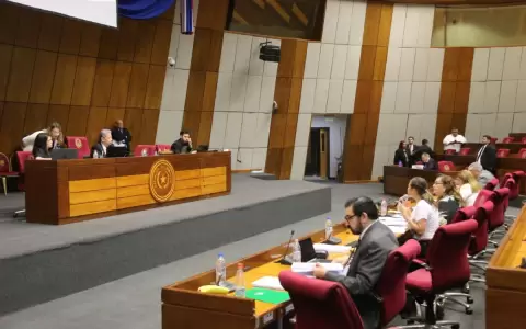 Piden tratar proyectos sobre declaraci�n contra diputados sobornados por HC y renuncia de Vel�zquez