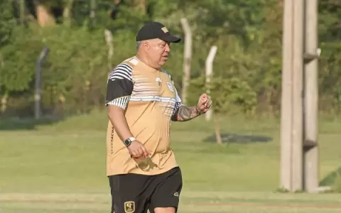 Tacuary: Carlos Humberto Paredes sustituye a Robert Pereira