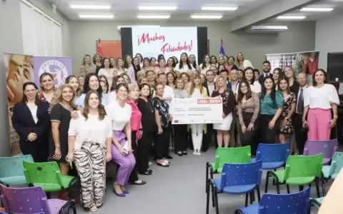 Mujeres emprendedoras recibieron apoyo econ�mico para fortalecer sus negocios