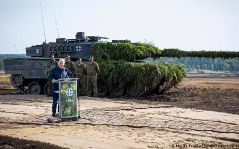 Alemania insta a aliados a enviar tanques a Ucrania "ahora"
