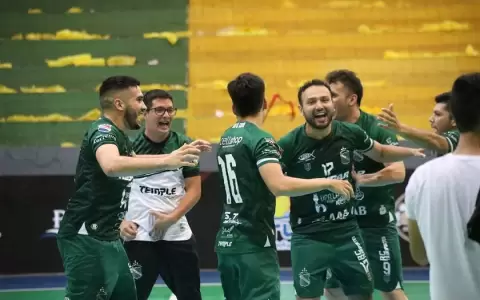 Paranaense resiste en la reanudaci�n y logra su clasificaci�n