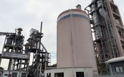 INC suspende actividades en su planta idustrial de Vallem� por causa de inundaciones