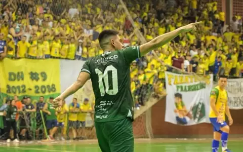 Paranaense se queda con el Cl�sico del Este