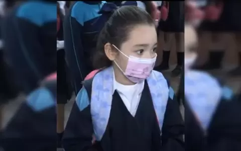 Con el coraz�n latiendo con m�s fuerzas, la peque�a Nahiara fue a su primer d�a de clases presenciales