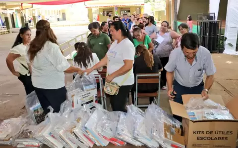 Kits escolares a�n no llegan a muchas instituciones educativas del pa�s.