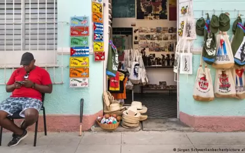 N�mero de usuarios de datos m�viles se triplica en Cuba, sin que operador estatal aumente capacidad