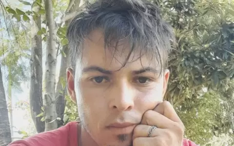 Buscan a un hombre que apu�al� a su pareja en una plaza p�blica