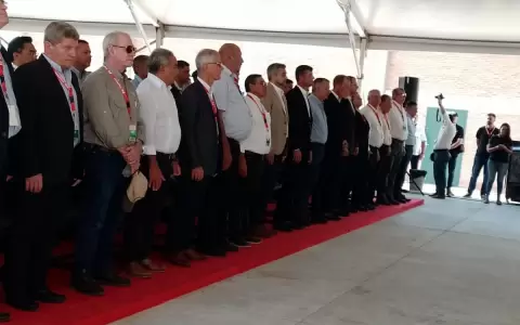 Reinauguran planta frigor�fica en Loma Plata tras cuatro a�os del incendio