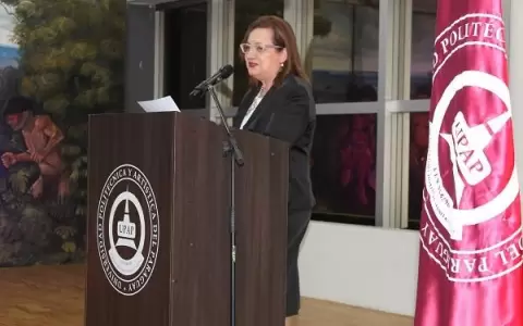 Dra. Emma Paoli de Viedma: un t�tulo universitario �no es solo cuesti�n de cart�n�
