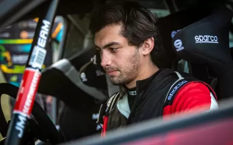 Diego Dom�nguez consigue una hist�rica victoria en el Mundial