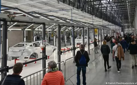 Gobernador mexicano espera 35.000 empleos por planta Tesla