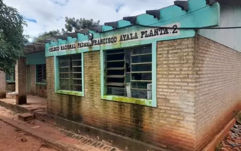 Alumnos de San Pedro tomaron colegio, cansados de dar clases bajo �rboles