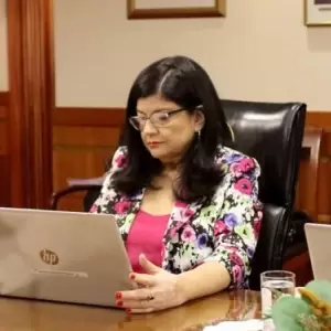 Ministra Llanes preocupada por casos de magistrados vinculados a la mafia de los pagar�s