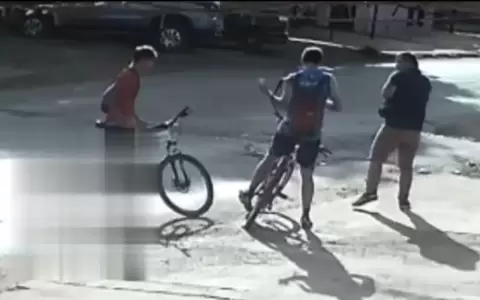 Hernandarias: motociclista amenaz� con arma de fuego a ciclistas