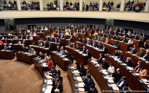 Parlamento de Finlandia aprueba por adelantado el ingreso en la OTAN
