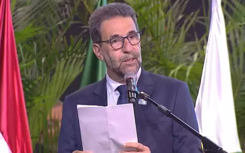 Asumi� nuevo director brasile�o de Itaip� prometiendo "precios justos y proyectos sociales"