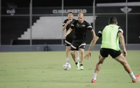 Hugo Mart�nez vuelve a romperse los ligamentos cruzados