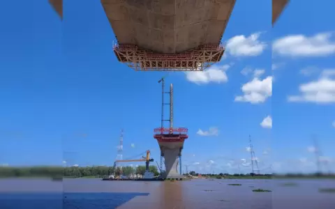 Avanzan las obras en el Puente H�ores del Chaco para unir ambas regiones
