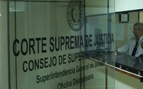 Corte abre sumario a Ferreira y lo suspende, tras ser declarado �significativamente corrupto�