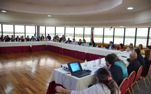 Congreso avanza con implementaci�n de ley de "papel cero"