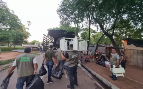 Reubican a familias asentadas en el Parque Caballero