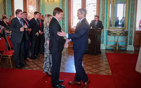 Abdo Ben�tez tom� juramento a Brunetti como embajador paraguayo ante el Uruguay