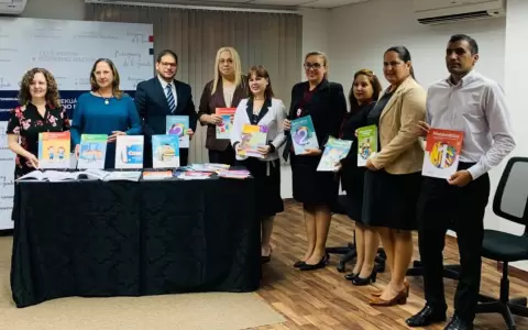 MEC present� cuadernillos y textos que ahorrar�n valioso tiempo a los alumnos