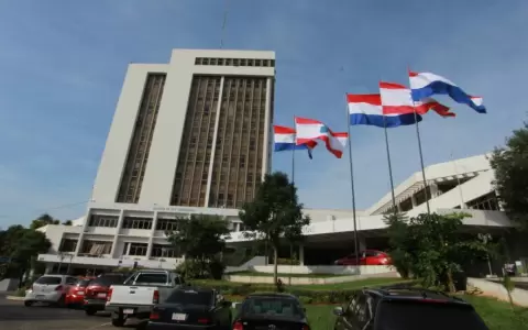 C�mara Baja consulta a Comuna capitalina sobre deudas