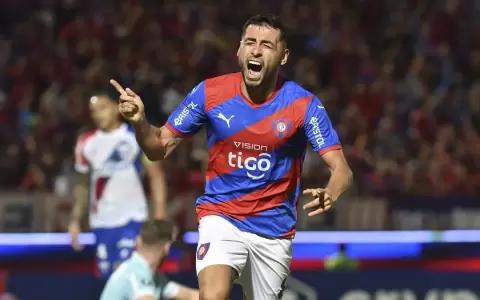 Cerro Porte�o vence a Fortaleza y se mete en fase de grupos