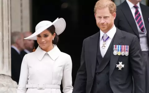 El pr�ncipe Harry y Meghan fueron invitados a la coronaci�n del rey Carlos III pero no han confirmado su asistencia