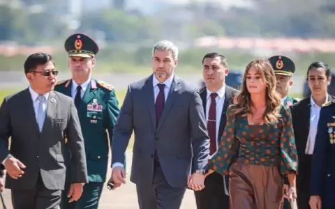 Mandatario viaja esta noche a Estados Unidos para visitar base militar