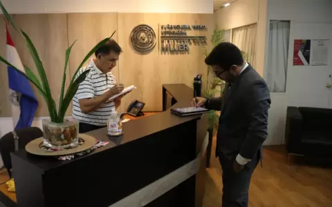 Fiscal�a allana oficinas del Ministerio de la Mujer por denuncias sobre delitos econ�micos