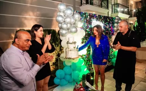 Renombrado restaurante celebr� primer aniversario con un �show cooking�