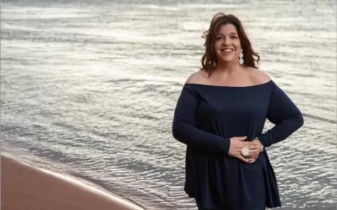 Yenia Rivarola y sus "canciones del delta� en el Bosque de los Artistas