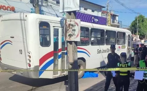 Motociclista falleci� arrollado tras impacto contra un �mnibus cerca del IPS Central