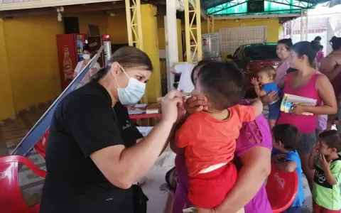 Central: asisten a familias afectadas por la crecida del r�o