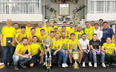 Presidente Franco recibi� la Copa