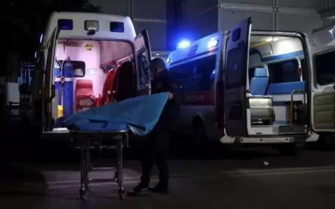 El tr�gico momento en el que una trapecista cae al vac�o durante una presentaci�n en vivo