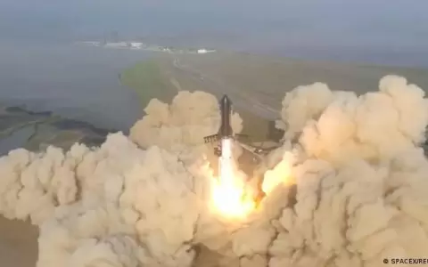 Cohete de Space X explota durante primer vuelo de prueba