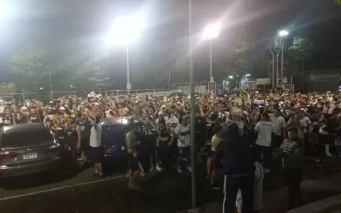 Jugadores de Olimpia se retiraron en medio de insultos de hinchas