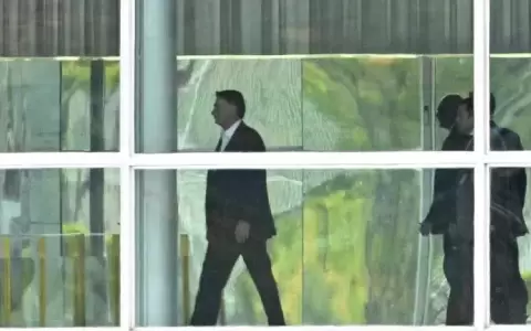 Jair Bolsonaro se present� a declarar ante la polic�a por los ataques del 8 de enero en Brasilia