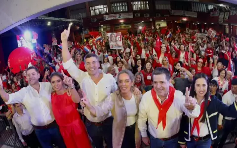 Con apoyo a Pe�a, mujeres coloradas culminan gran cierre de campa�a