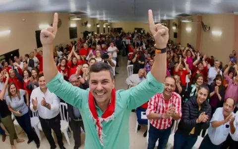 De ganar, Pe�a promete acompa�ar en su gobierno al sector cooperativo