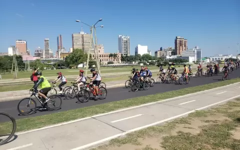 Instan a respetar al ciclista y utilizar bicisendas existentes en el pa�s