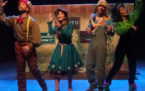 Abril de cuentos con "La familia Kb-zudo" y "Los m�sicos de Bremen"